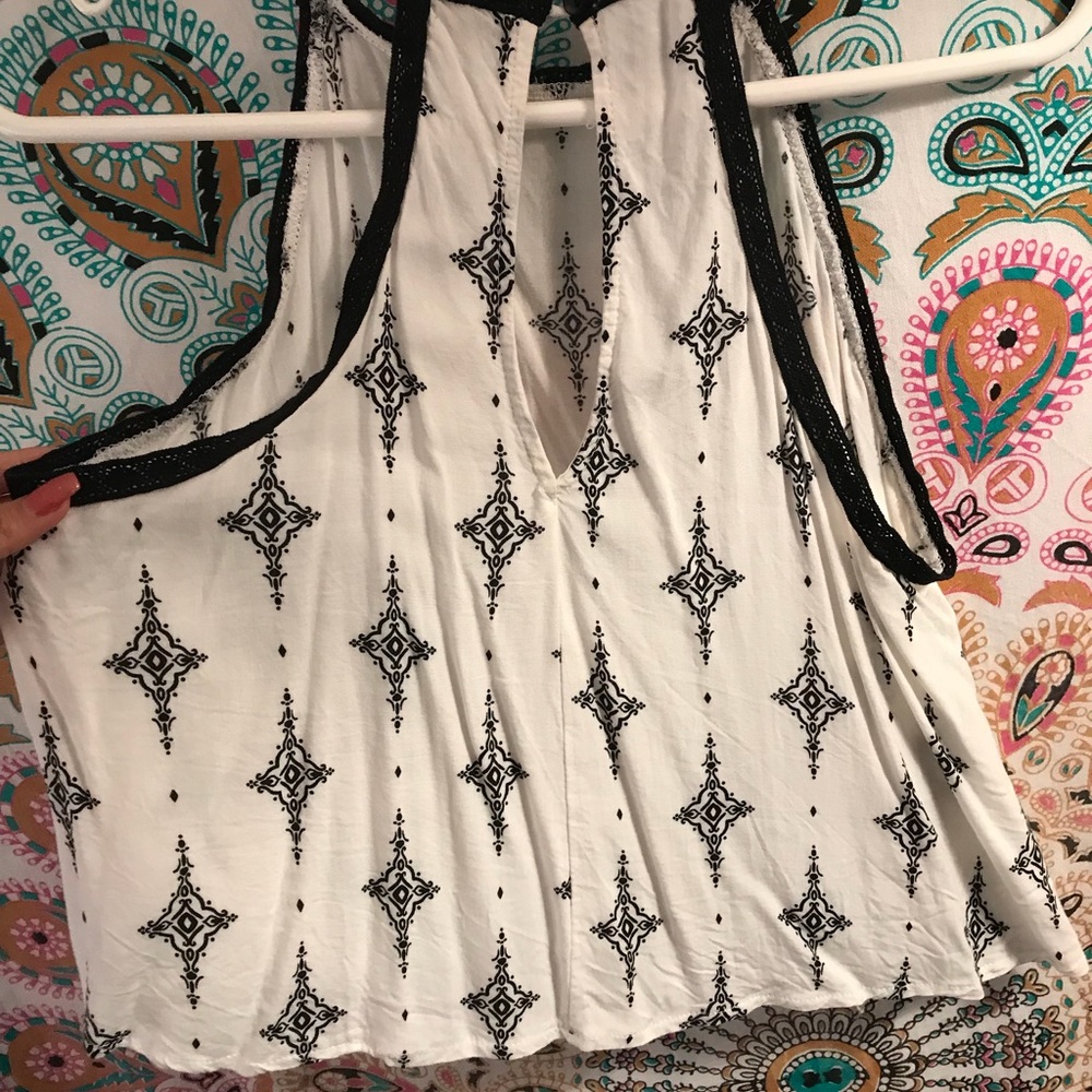 Top - Picture 2 of 3